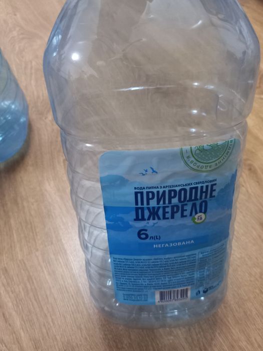 Пластиковые бутылки - 5л, 6л, 9л.