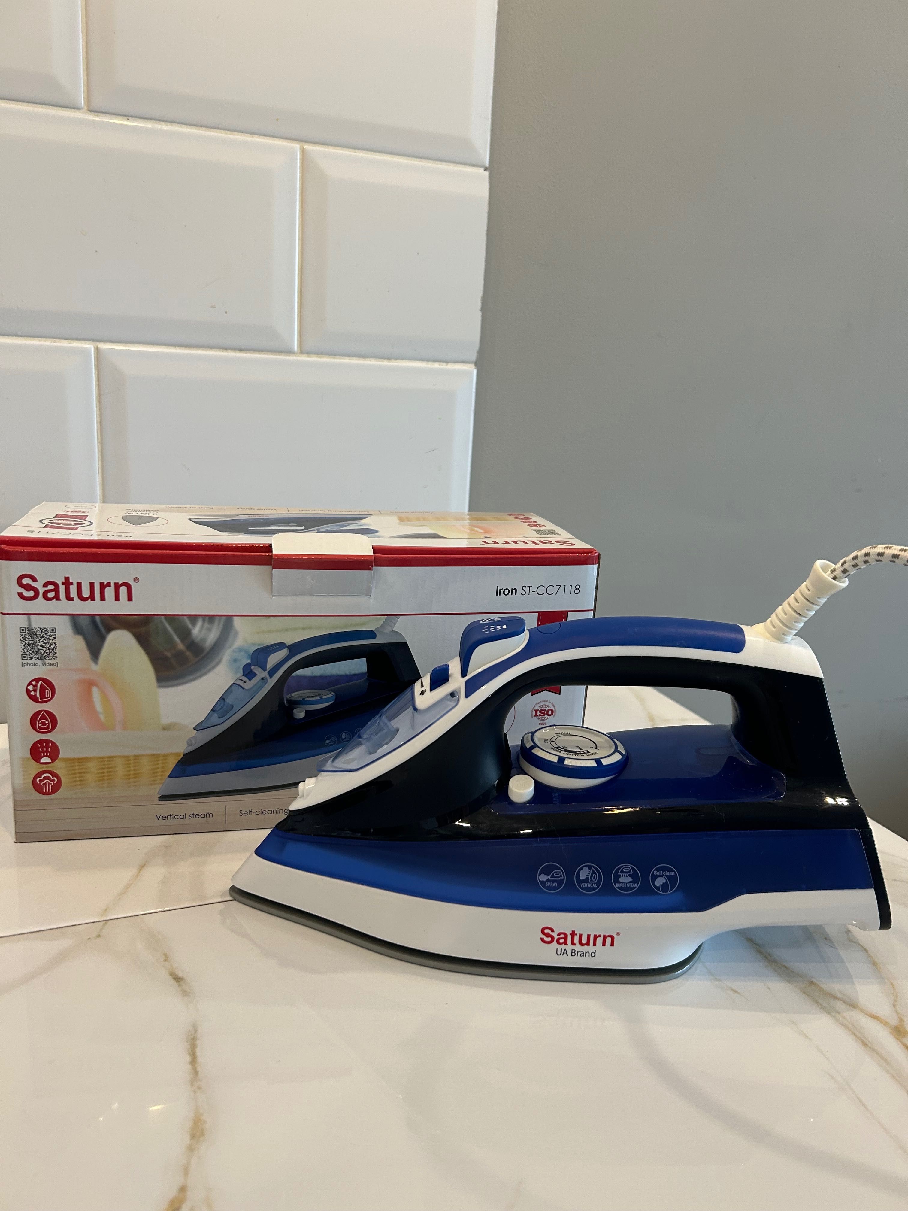 Праска Saturn iron ST-CC7118