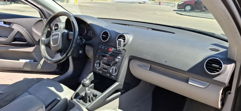 AUDI A3 1.6 FSI Sportback, alufelgi, hak,  Klima, OC, osoba prywatna