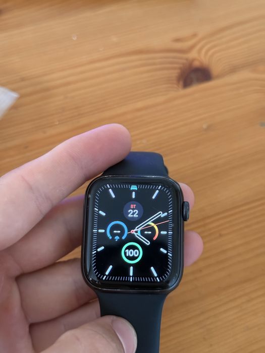 Apple Watch SE 2. generacji, 44 mm – Twój codzienny towarzysz!
