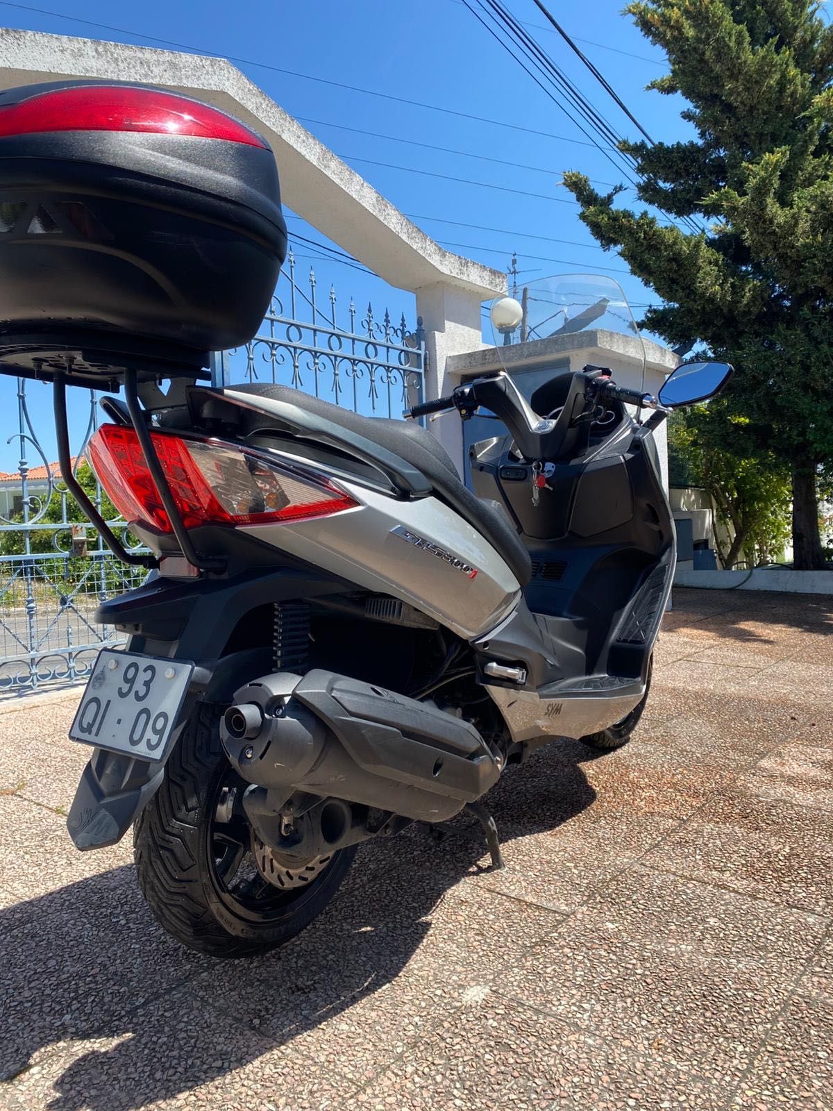 Moto SYM 300i abs