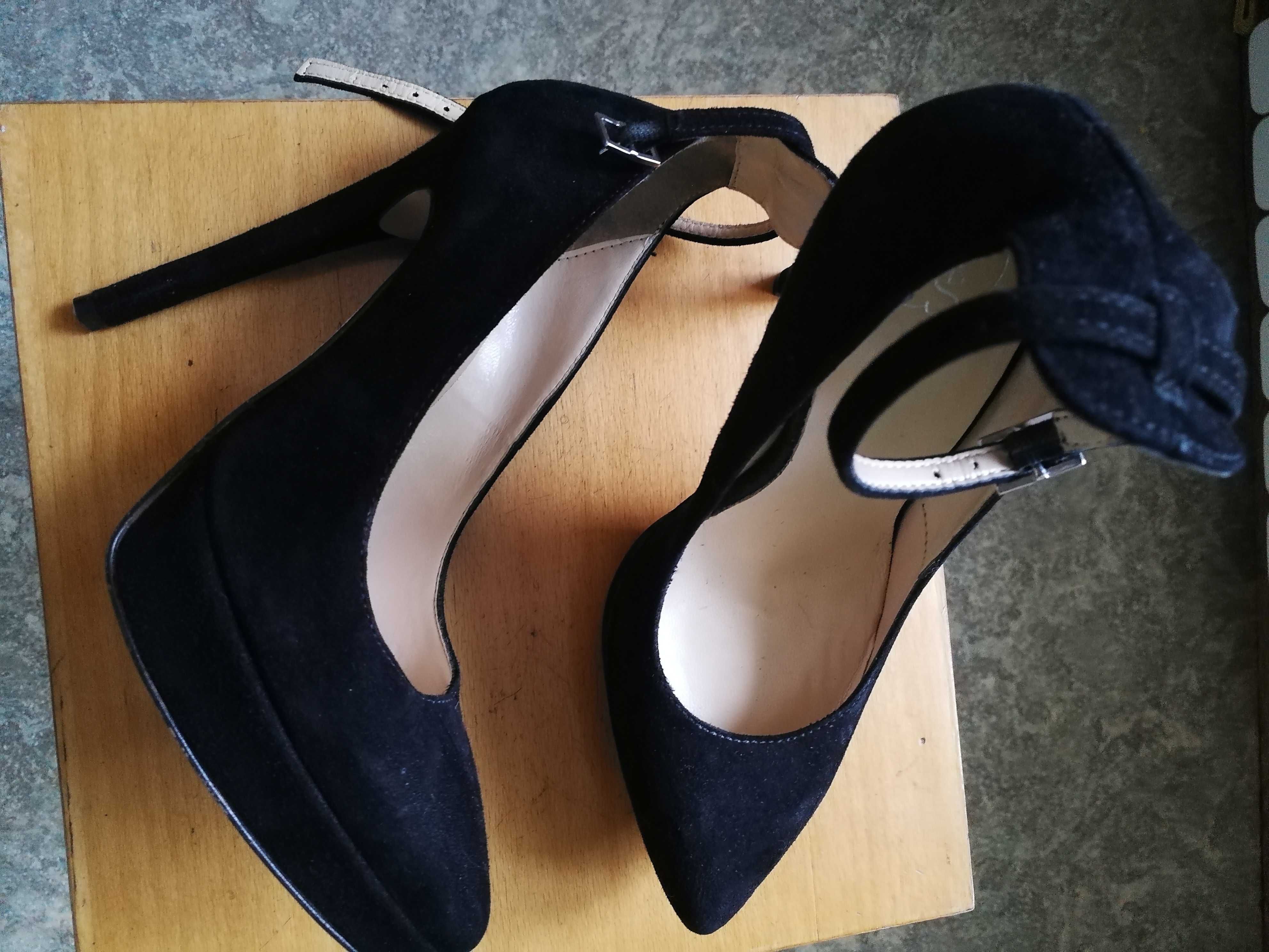 Туфли замшевые чёрные Италия 36 размер