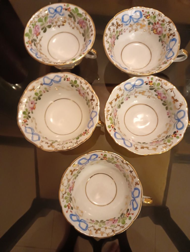 Chávenas chá Lacinhos c/ pires policromadas a ouro 1947/1968