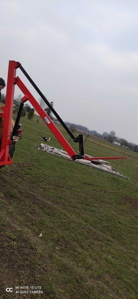 Podnośnik Na Tuza Ładowacz Dźwig Do Bel Widły Tur Wysokość 4m. Dostawa