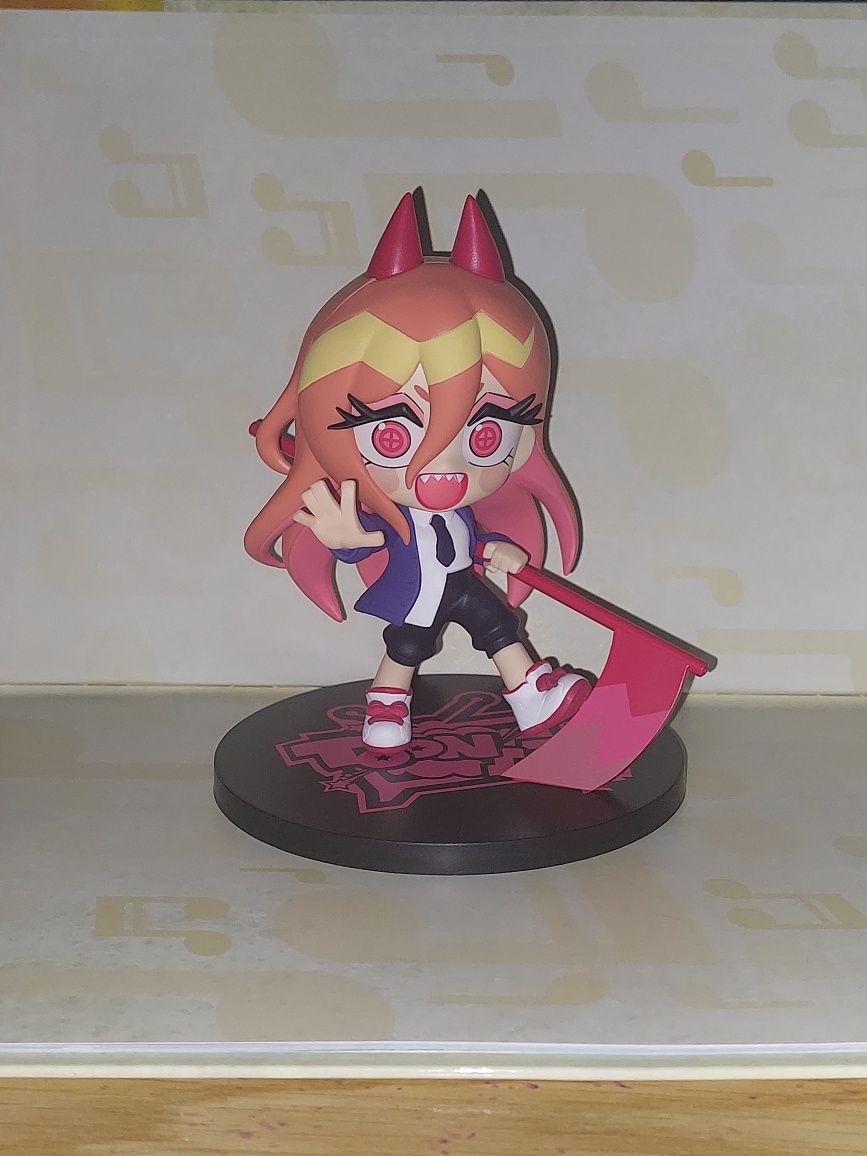 Vários figuras anime