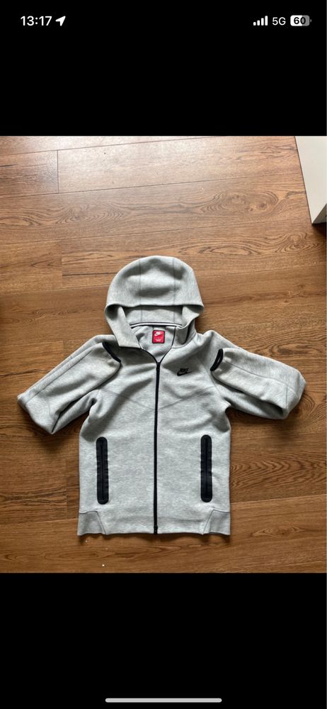 Nike tech cinzento