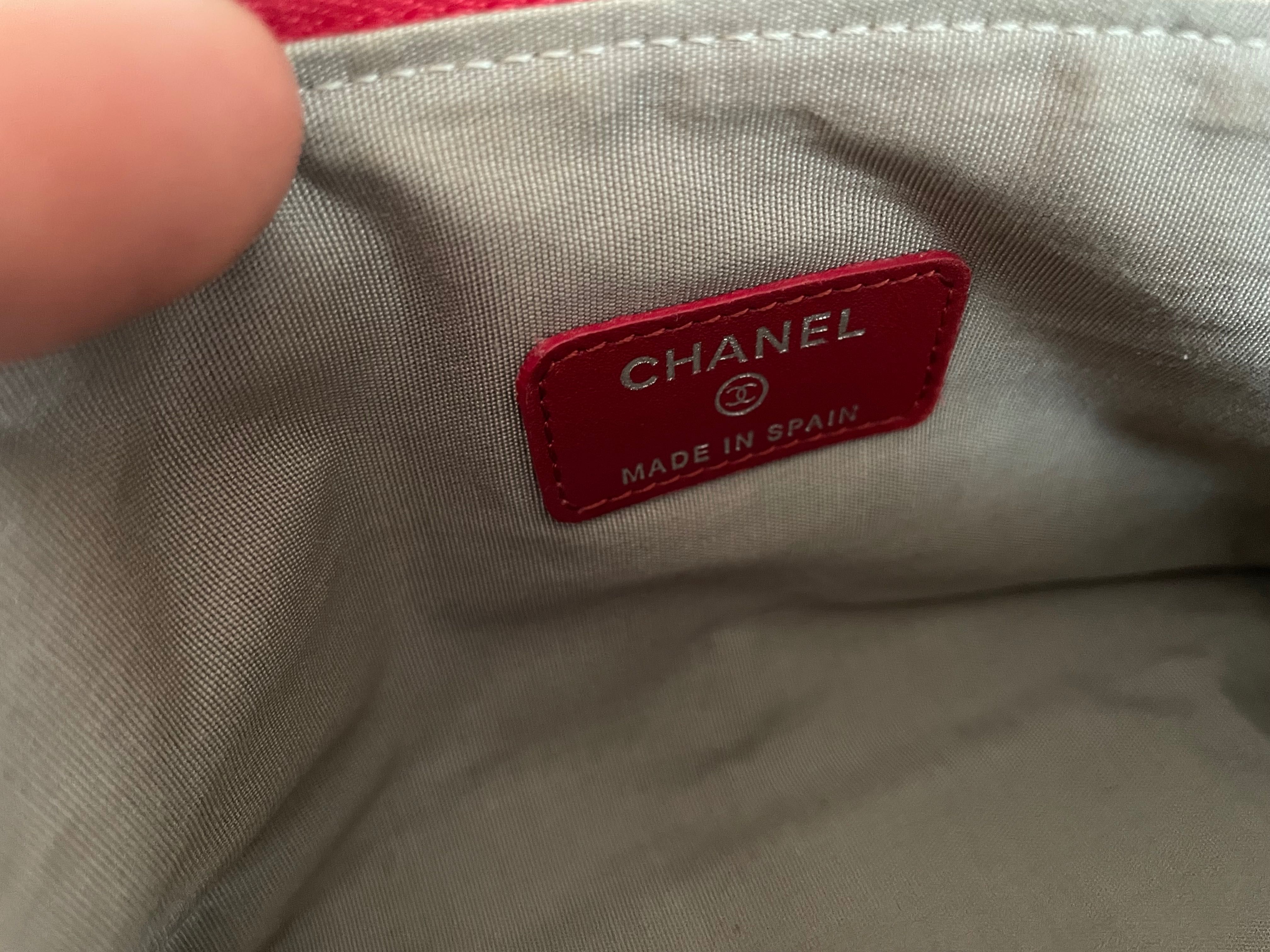 Chanel клатч-косметичка из лакированной кожи