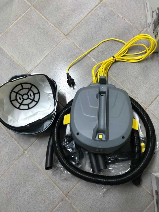 Потужний легкий та безмішковий пилосос Karcher t7/1 classic/t 10.Новий