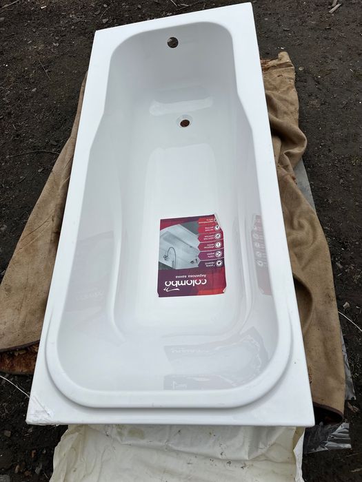 Ванна без дефектів(купили  ванну, вирішили душову ставити тому продаж)