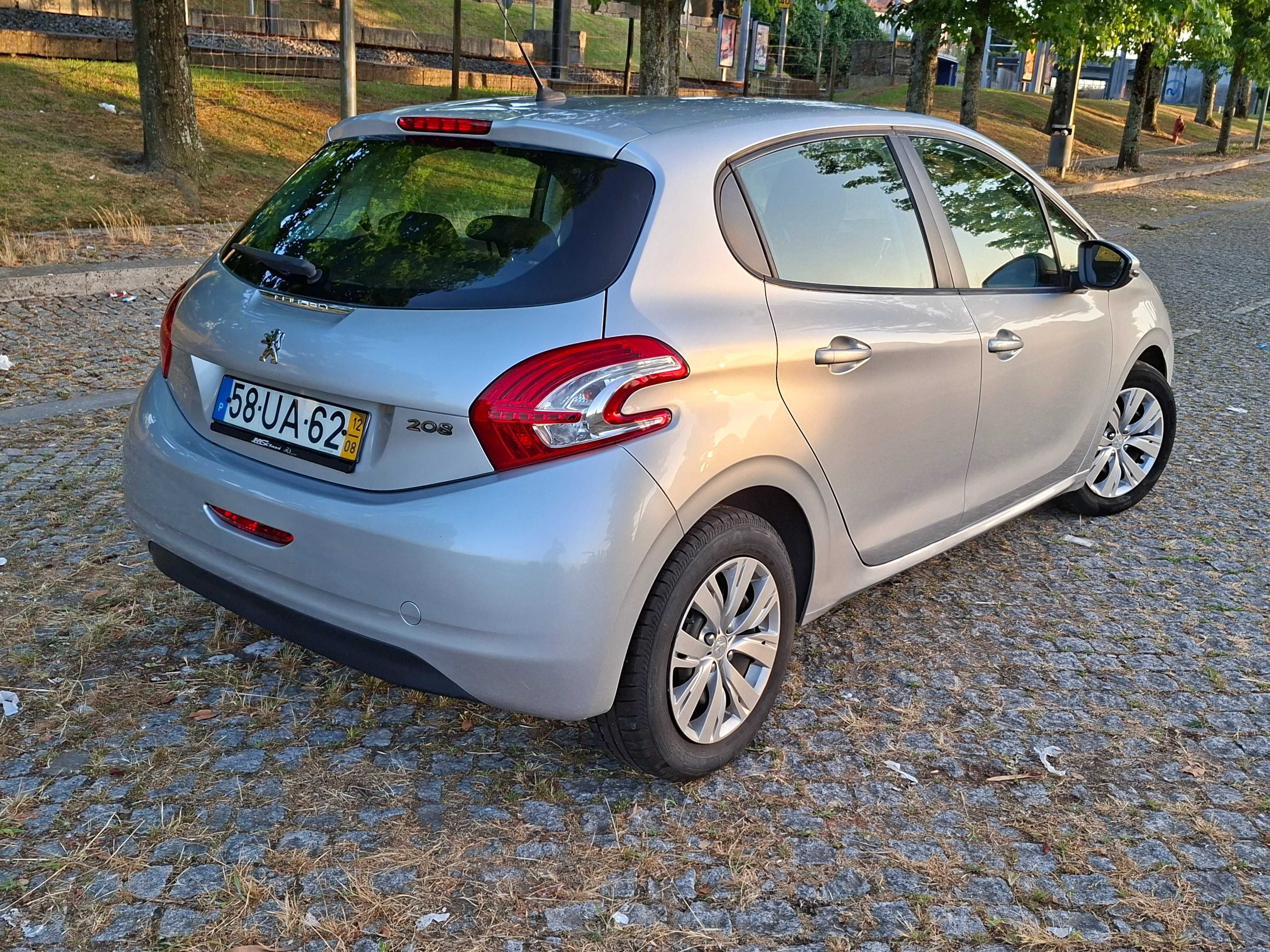 Peugeot 208 1.4 Hdi
