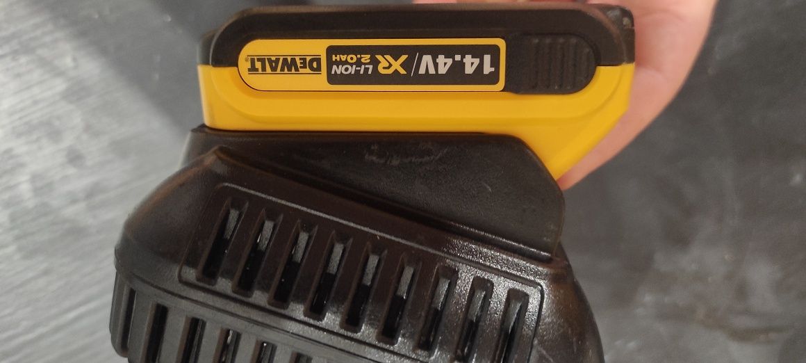 Ładowarka bateria DeWalt