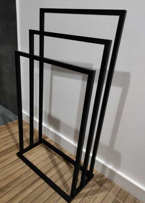 Wieszak na ręczniki wolnostojący czarny metal loft nowoczesny