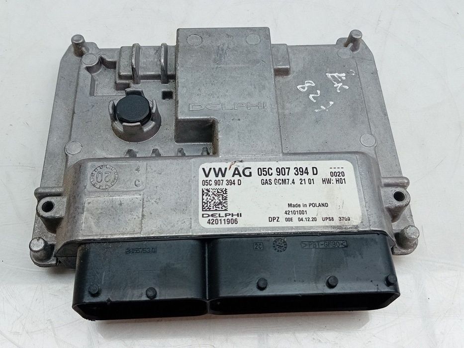 Centralina motor / ECU VOLKSWAGEN Polo (AW1)