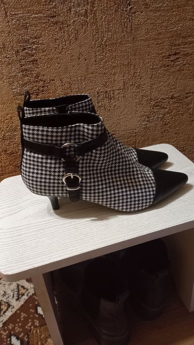 Ботильйони жіночі р.37