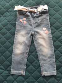 Śliczne spodnie jeansy 92 bdb