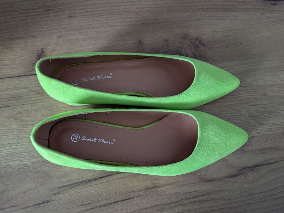 Buty balerinki na obcasie 38