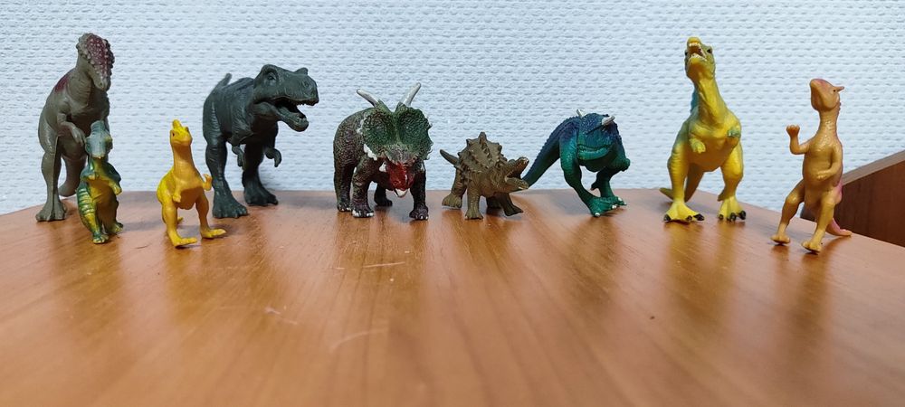 Динозаври, колекція, тірекс,карнотавр, баріонікс