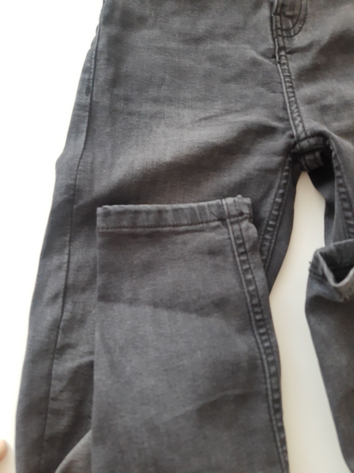 Spodnie Bershka rozmiar 32 czarne jeans