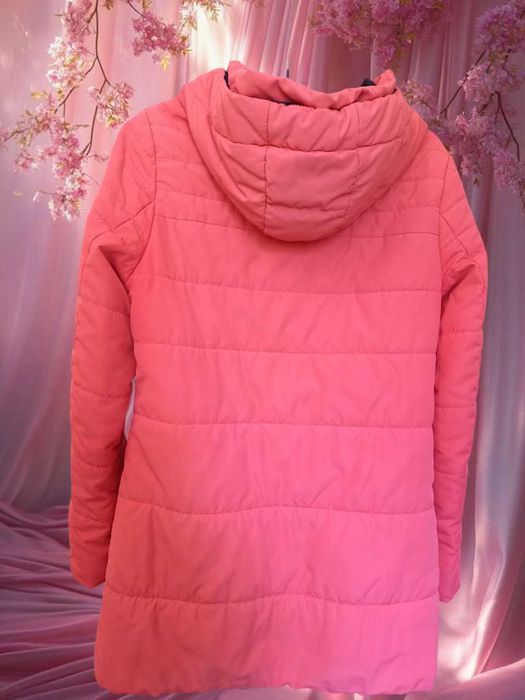 Жіноча куртка осінь/весна з капюшоном