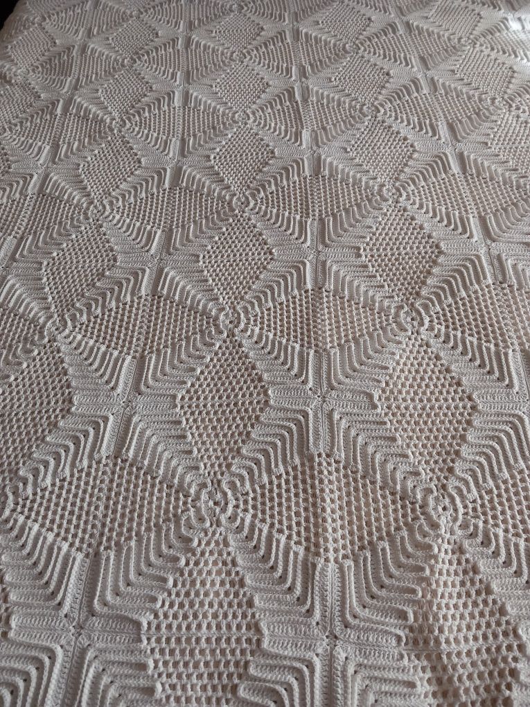 Colcha antiga em renda