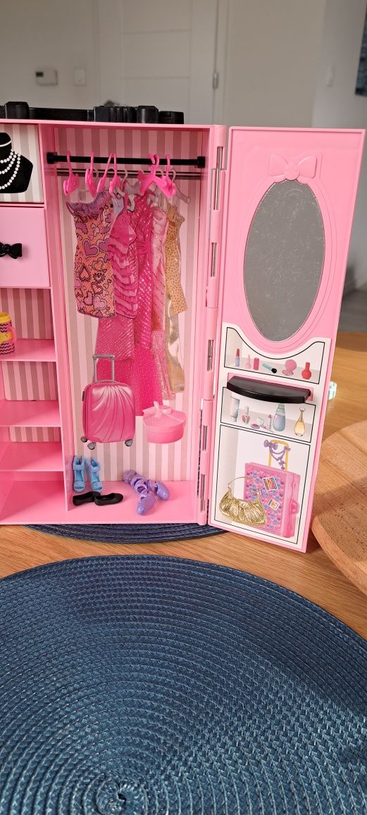 Lalki z ubraniami(ksiezniczka, elsa, syrenka itd)+ super szafą + grat