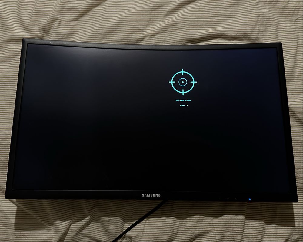 Monitor Samsung QLED 24” curvo 144hz 1ms(ler descrição)