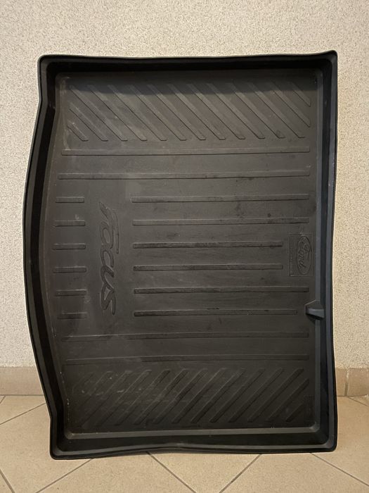 Oryginalna mata do bagażnika FORD Focus