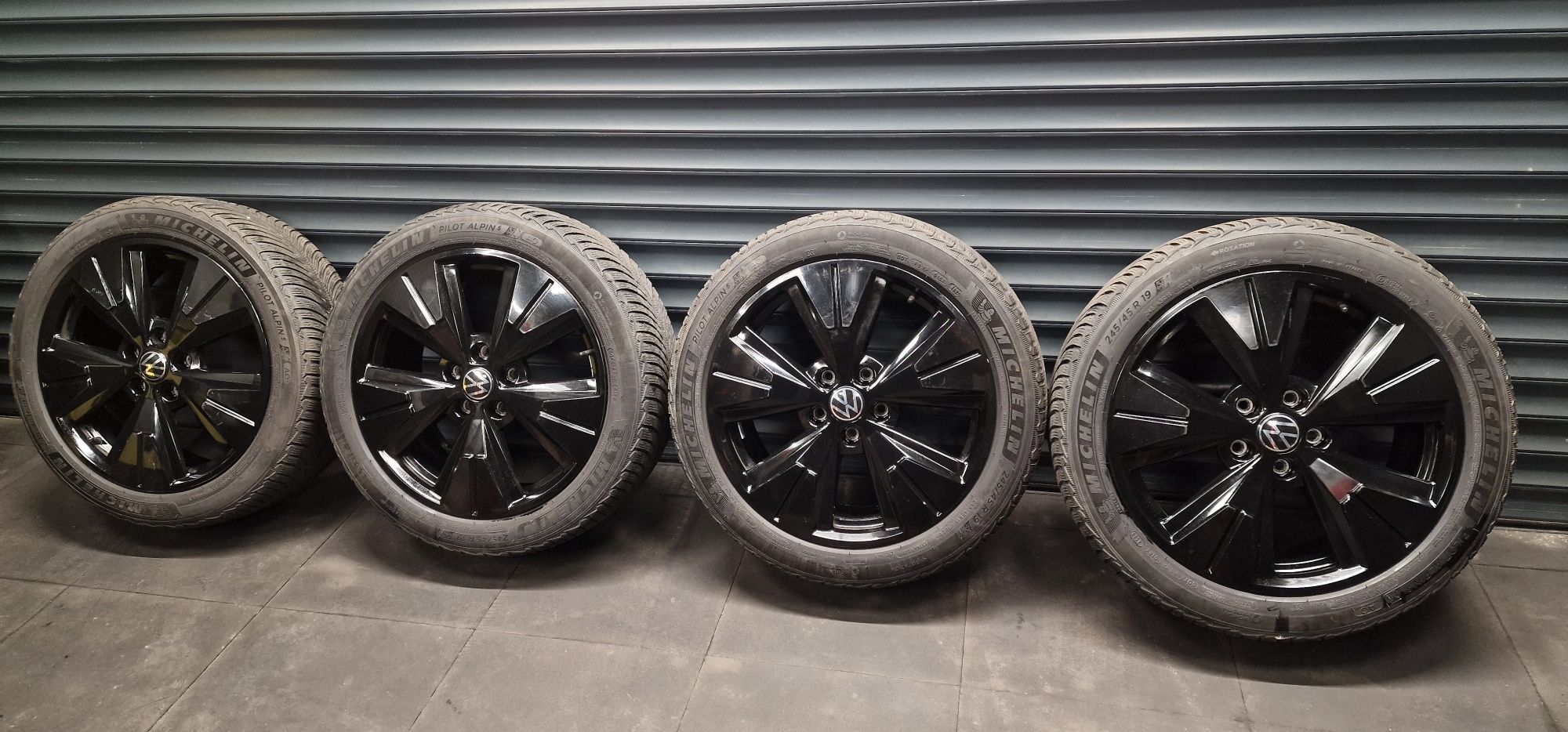 Koła oryginalne VW R-Line T5 T6 MULTIVAN MAN TGE R19