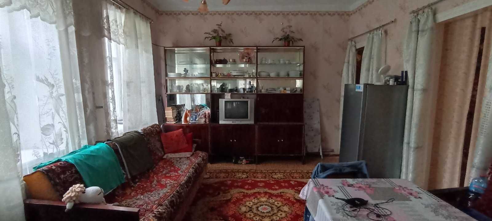 Продам 1/4 частину буд, в м. Черкаси , історичний центр міста.Торг.