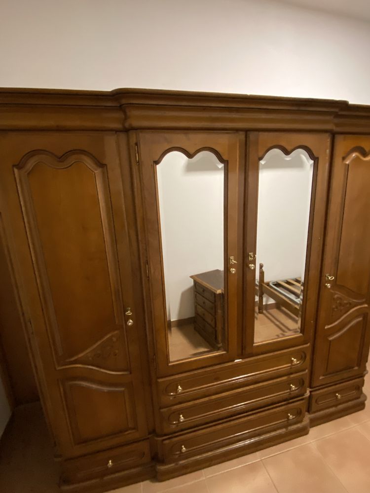 Mobilia quarto em bom estado