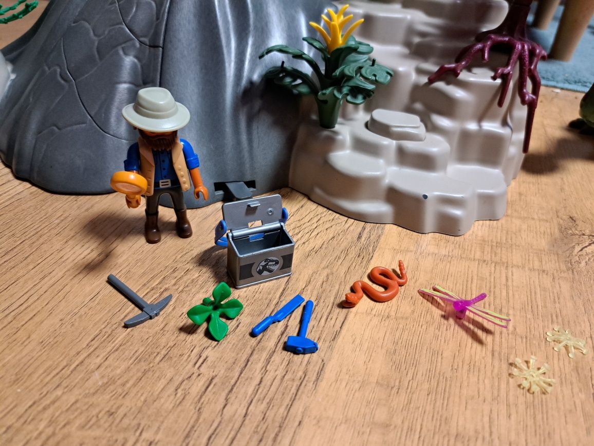 Playmobil - zestaw 5230 (dinozaury i wulkan)