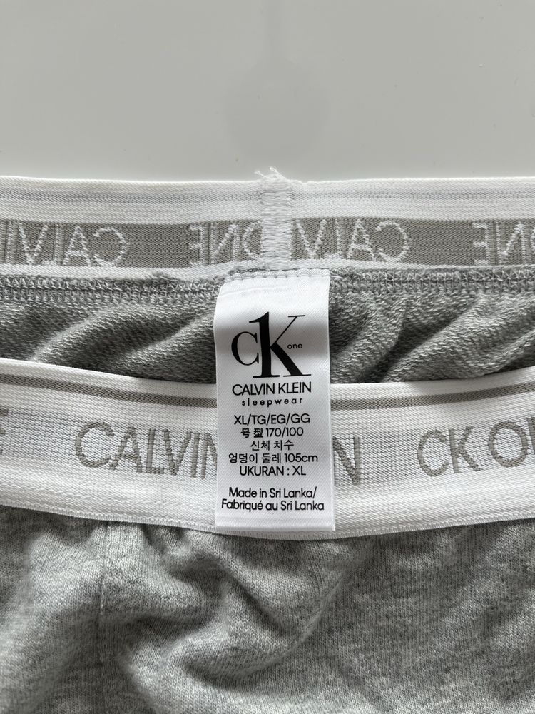 Calvin Klein spodnie od piżamy XL, cienkie dresy?