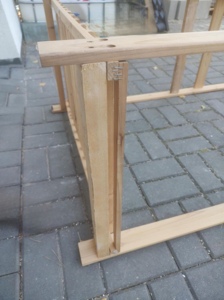 Szafa z drewna sosnowego i tkaniny plutna ikea