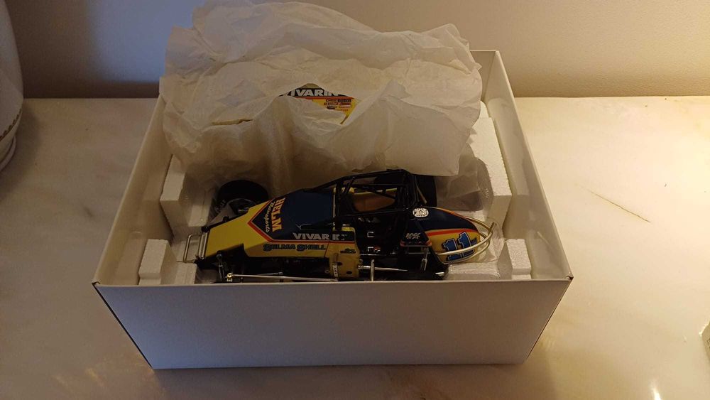 Miniatura Vivarin Sprint Car GMP Escala 1:18