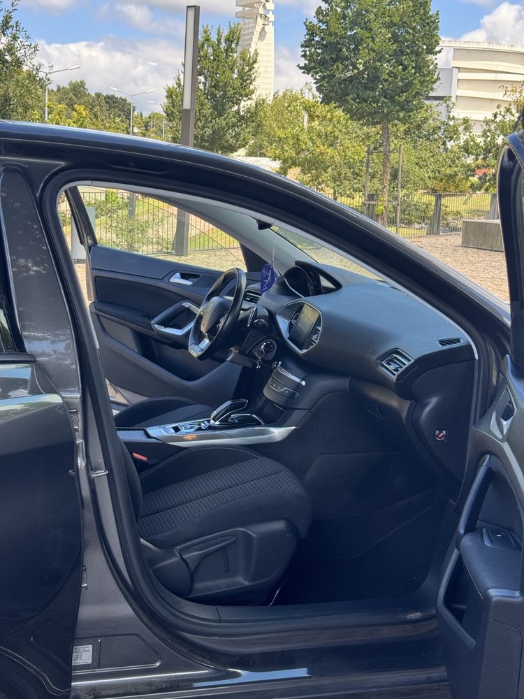 Peugeot 308 1.2 PureTech 130cv – Caixa Automática