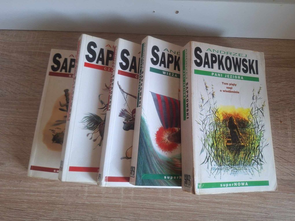 Saga Wiedźmin A. Sapkowskiego - superNOWA - Używana