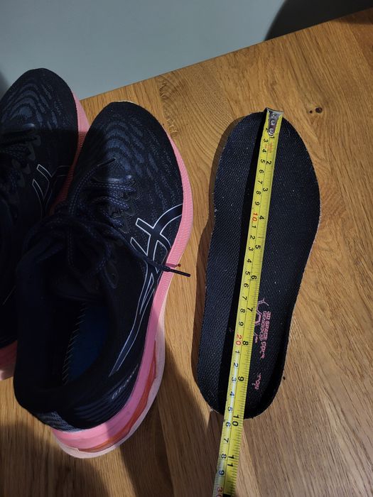 Бігові кросівки Asics GT-2000 11, розмір 39,5