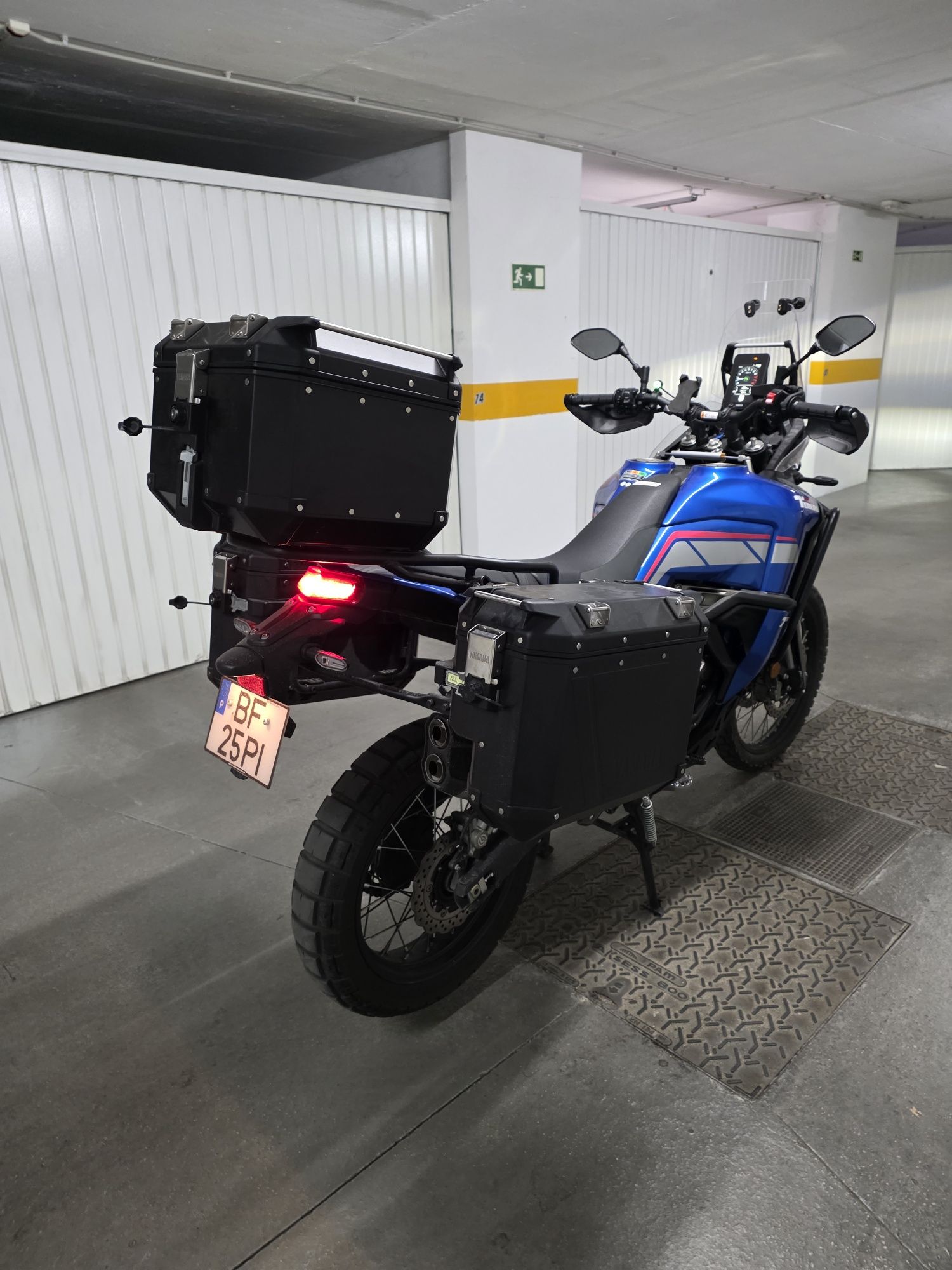 Vendo - Yamaha Ténéré 700 World Rally:

- Matriculada em 12/2023;
- Ce