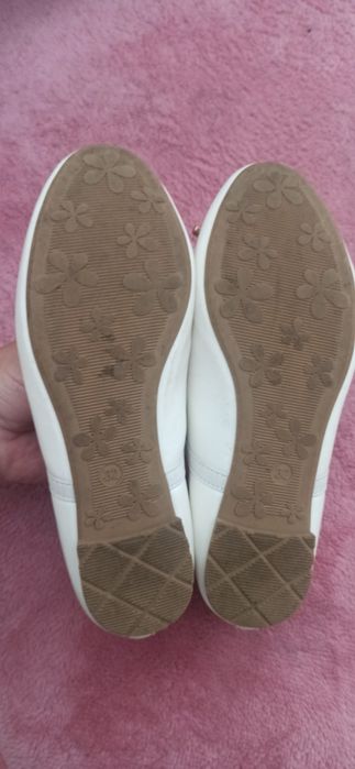 Białe balerinki dł. ok.19cm