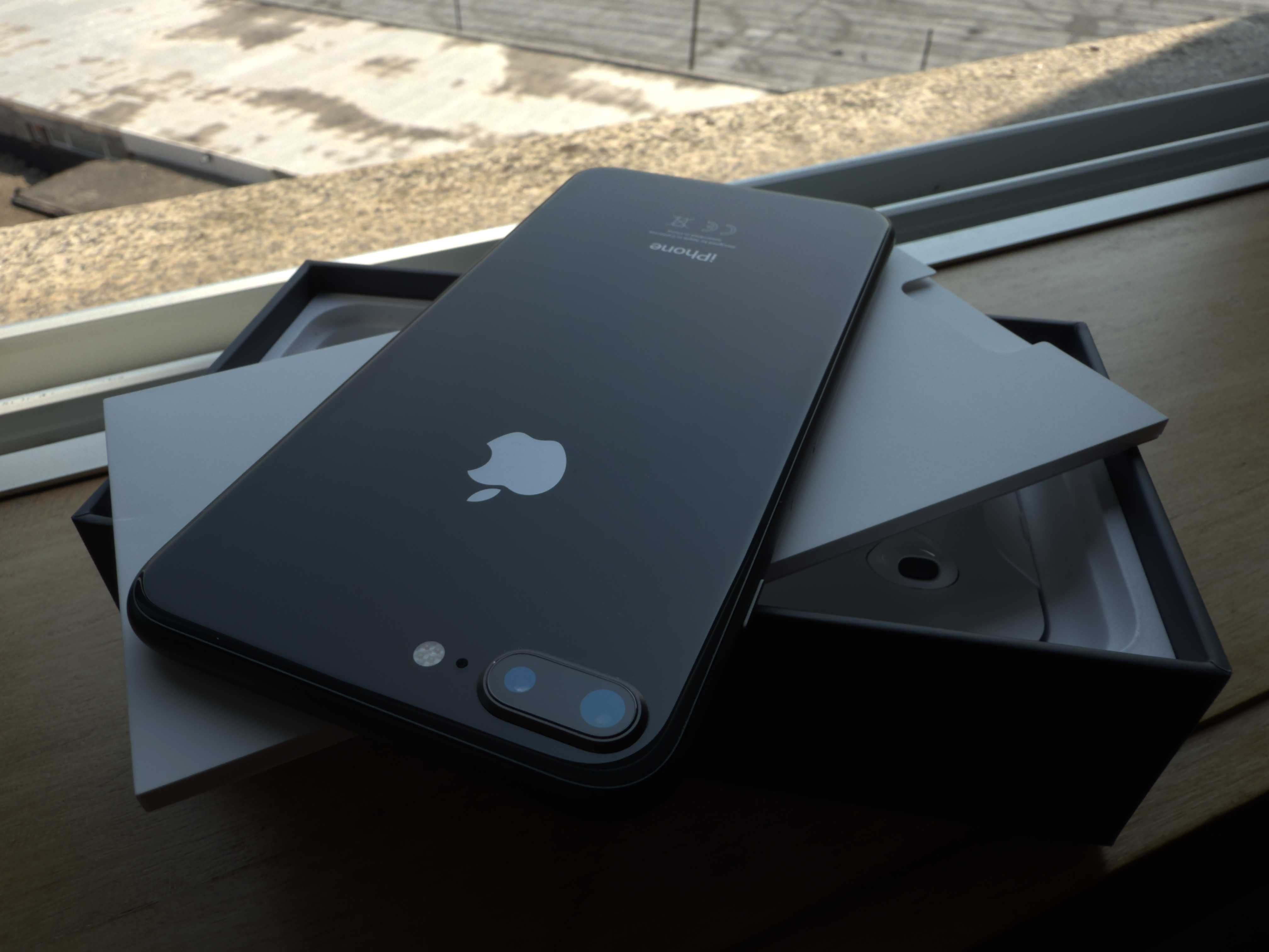 iPhone 8 Plus | 64GB | Preto | Bateria a 87% | COMO NOVO