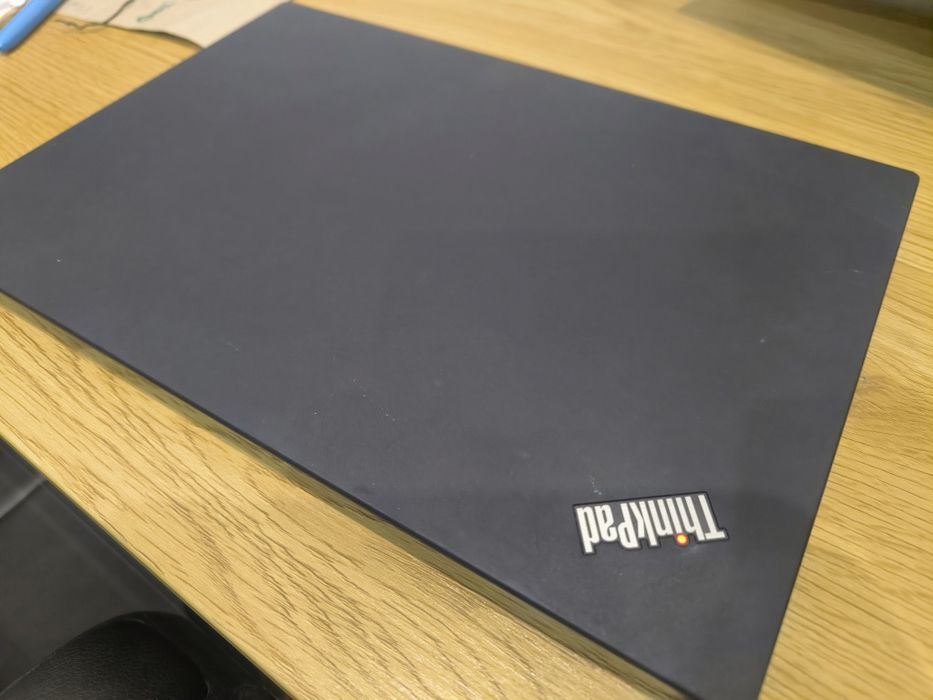 Portátil Lenovo T14 i7 RAM 48Gb disco 1tb