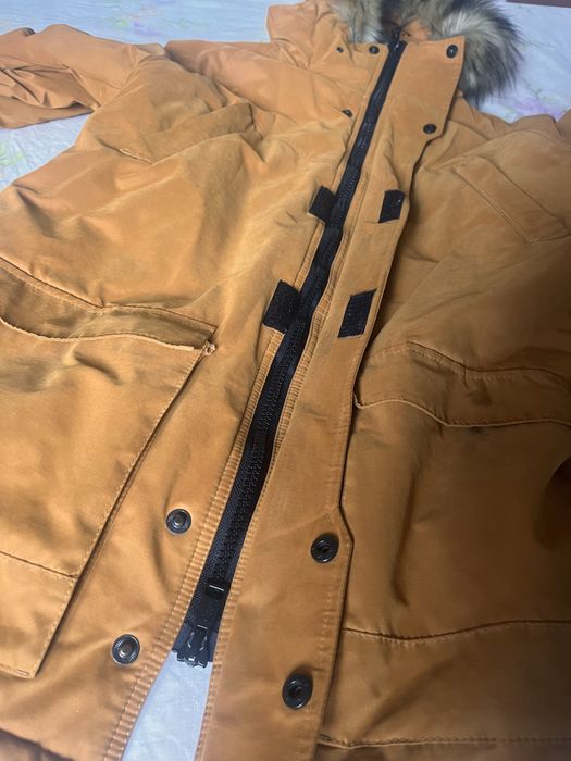 Куртка Staff, розмір M — пісочна, тепла, як нова