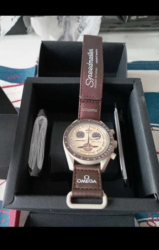 Omega x Swatch SO33T100 Saturn: Sportowy Styl i Kosmiczna Estetyka