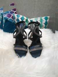 czarne błyszczące eleganckie weselne szpilki sandałki Graceland 38