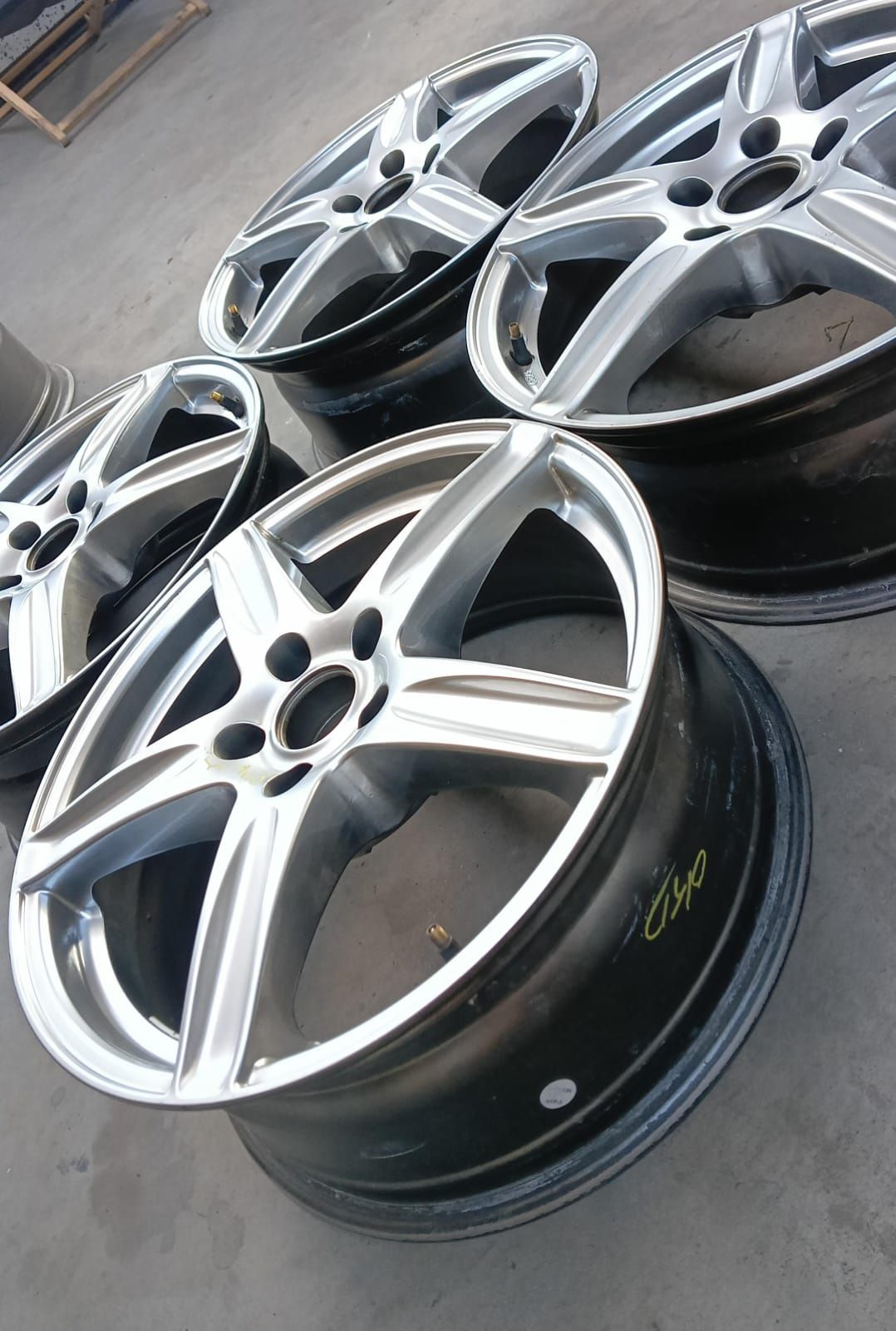 Alufelgi Felgi Aluminiowe r17 5x108 et39 Dezent  Volvo Renault ...