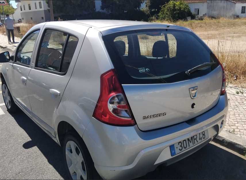Dacia Sandero 1.2 75CV – Gasolina + GPL – 5 portas – Cinzento – €4.700