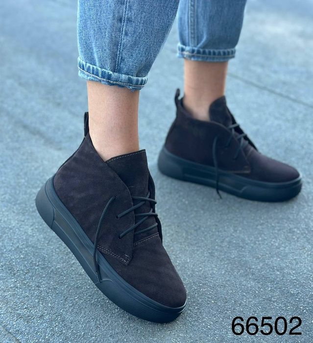 Жіночі шкіряні демісезонні черевики в кольорах