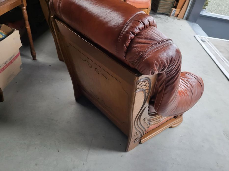 Wypoczynek ze skóry na dębowym stelażu z szufladami 3+1+1