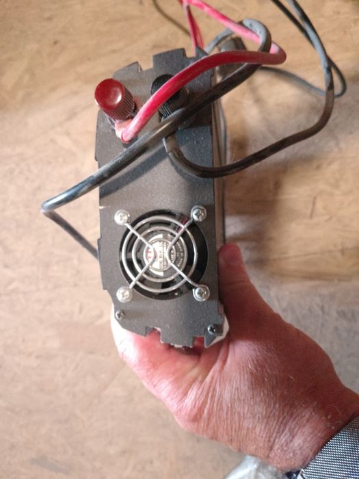 Преобразователь напряжения (инвертор) Luxeon 1000MС