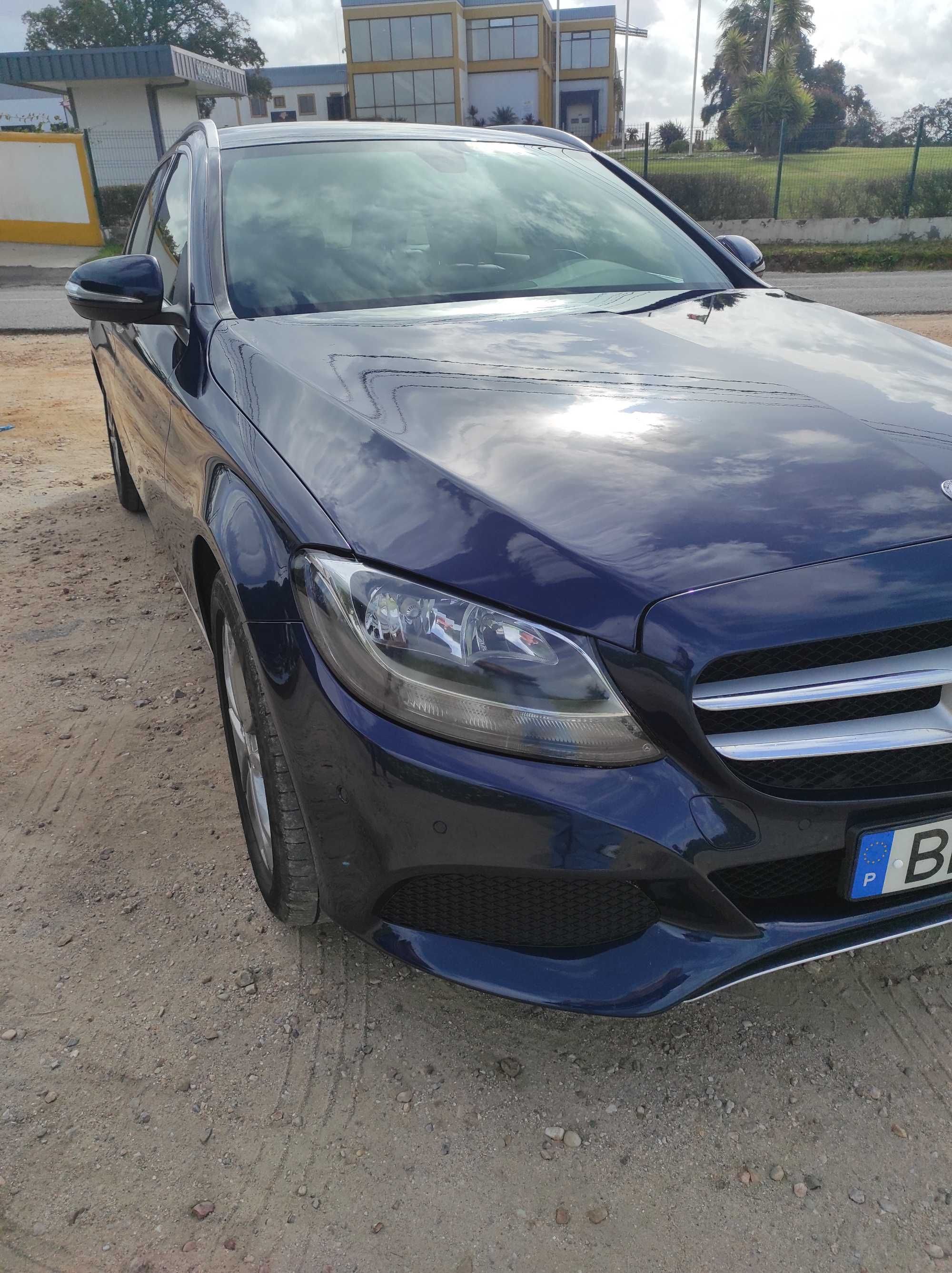 Mercedes-Benz C 220 BlueTEC Avantgarde – IMPECÁVEL